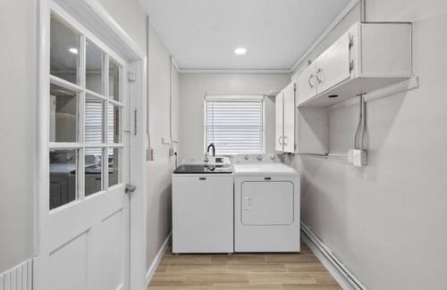 Lakewood Park House | Pet Friendly! Escape to Paradise in Fully Furnished Home in Fort Pierce