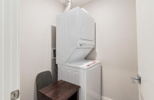 Shaganappi Apartment | Pet Friendly, Free Parking, Close to Downtown