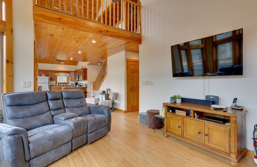 Hancock House | Pet-Friendly Hancock Home on the Delaware River!