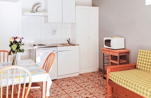 Saint-Savinien House | Pet friendly home in Saint-Savinien