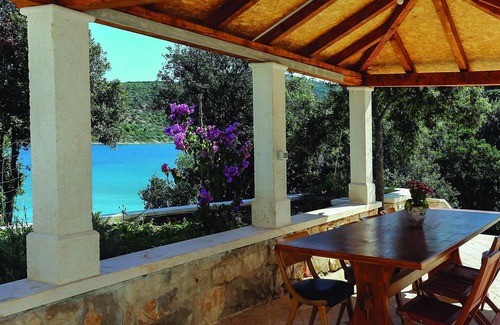 Pucisca House | Pet friendly home in Pucisca with WiFi
