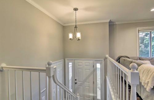 West Bloomfield House | Pet-Friendly Michigan Home 5 Mi to State Park!