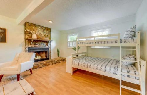 Mount Mourne House | Pet-Friendly Mooresville Escape with Fenced Yard and Lake Access