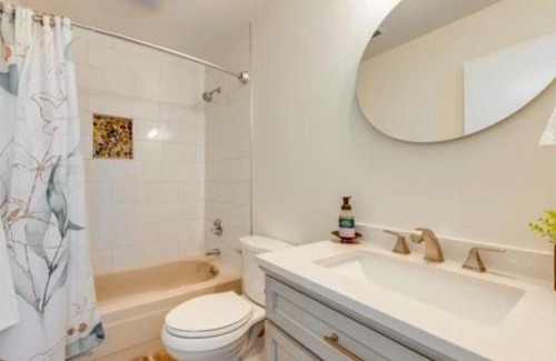 Mount Mourne House | Pet-Friendly Mooresville Escape with Fenced Yard and Lake Access