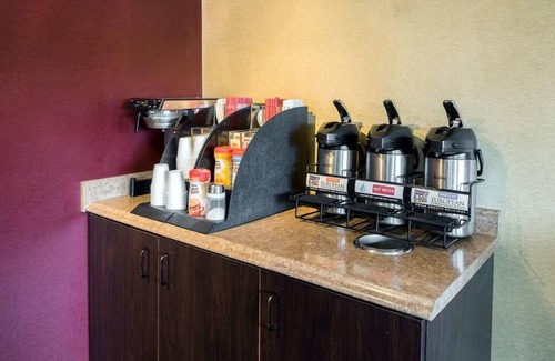 Framingham House | Pet-friendly Property with Free On-site Parking! Your Convenience at its Best!