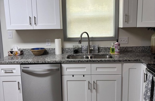 Charlotte House | Pet Friendly-Sleeps 8-Centrally located near University, NoDa, Uptown & Concord.