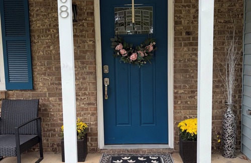 Charlotte House | Pet Friendly-Sleeps 8-Centrally located near University, NoDa, Uptown & Concord.