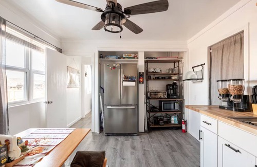 Elyria Swansea House | Pet-Friendly Suite w/Fenced Garden, HotTub, Sauna