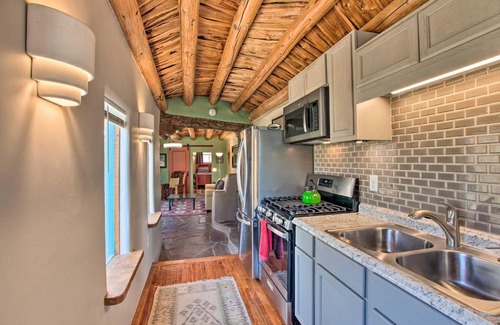 Taos House | Pet-Friendly Taos House with Patio and Hammock!