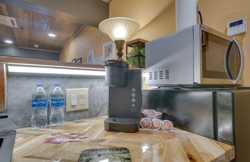 Texarkana Apartment | Pet-Friendly Texarkana Studio in The Historic 1894