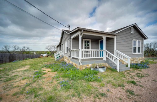 Llano House | Pet-Friendly Texas Retreat with Deck and Gas Grill!