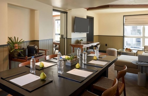 South of Fifth House | Pet-Friendly Tropical Paradise Retreat, Iconic Oceanfront, Near Nikki Beach!