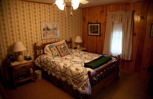 Lake Pleasant House | Pet Friendly Vacation Year-Round in our Home with Semi-Private Beach Access