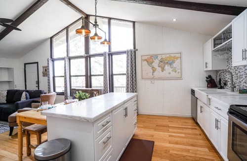 Flagstaff Condo | Pet friendly/walk to restaurant/bar and golf