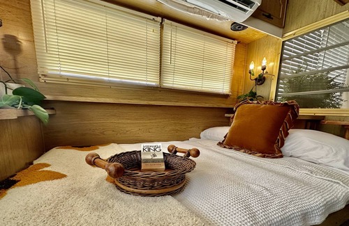 Arcadia Ski Chalet | Pet friendly with King Bed & Resort Pool