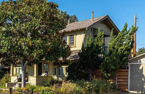 University Heights Apartment | Peterson Retreat In The Heart Of San Diego 1 Bedroom Apts by RedAwning