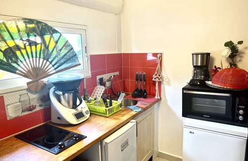 Belcourt House | Petit-Chalet - garden - mezzanine - 5 min from Jarry - close to shops