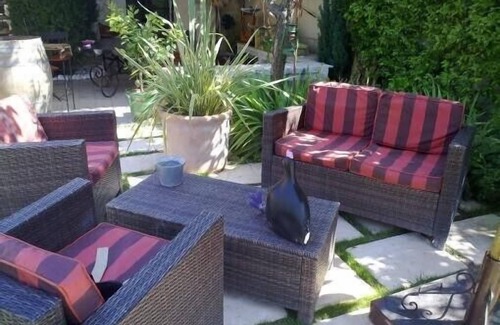 Robion House | Petit Mas In Campaign