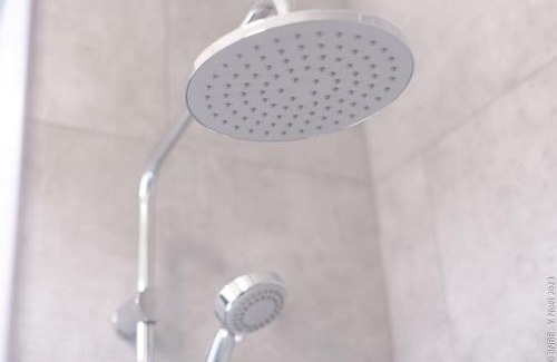 Leffe Apartment | Petite Dinant - Feet in water hands on the rock