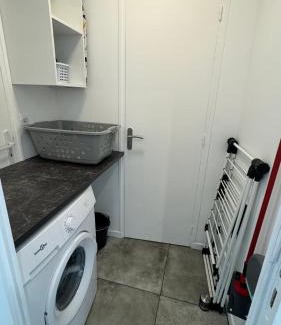 Ploermel House | Petite maison en pierre au pied de la voie verte