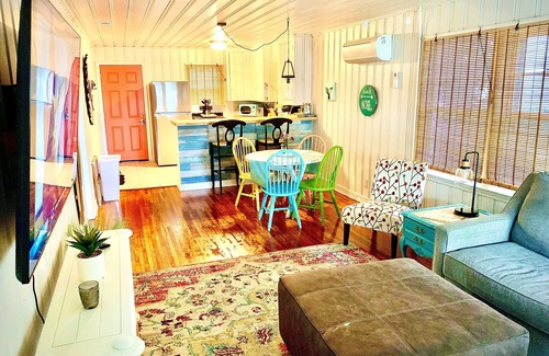 Crescent Beach Cottage | Pets β€οΈ Welcome Renovated Modern Rustic Beach Cottage Dwnstrs with π Ocean View