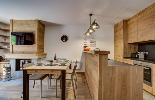 Les Praz-de-Chamonix Ski Chalet | Pic Janvier - Alpes Travel - Les Praz (sleeps 4-6)