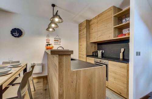 Les Praz-de-Chamonix Ski Chalet | Pic Janvier - Alpes Travel - Les Praz (sleeps 4-6)