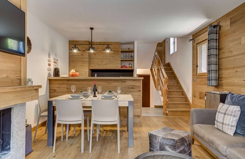 Les Praz-de-Chamonix Ski Chalet | Pic Janvier - Alpes Travel - Les Praz (sleeps 4-6)