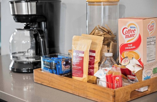 Covington Apartment | Pickle Factory Hotel—1BR Close to Stadiums & Bars