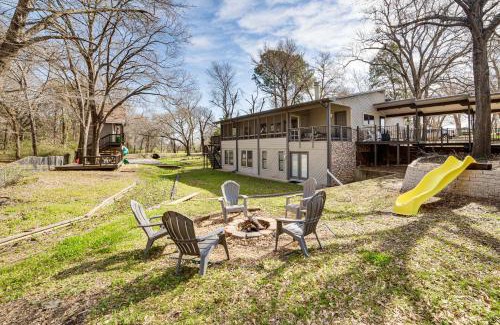 Kemp House | PickleballandSport Court Spacious Kemp Home!