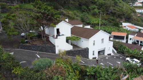 Calheta de Nesquim House | PICO HOLIDAY RENTALS, Casa Do Avô Faidoca