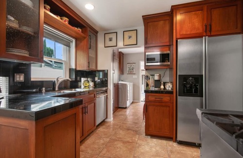 Sherman Oaks House | PICTURE PERFECT minutes to UNIVERSAL STUDIOS & HOLLYWOOD. Early checkin often ok