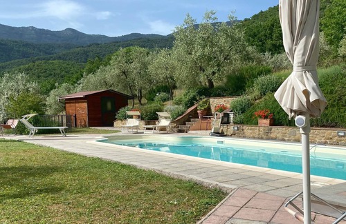 Loro Ciuffenna Villa | Pietrina: A family villa and pool for 10 in Tuscany near Arezzo