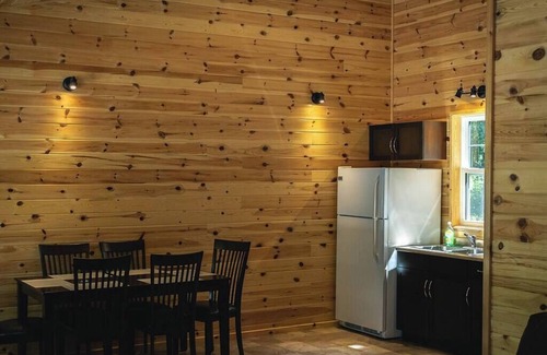 Kenora Cabin | Pike's Place Cabin - Lakewood Park Cabins