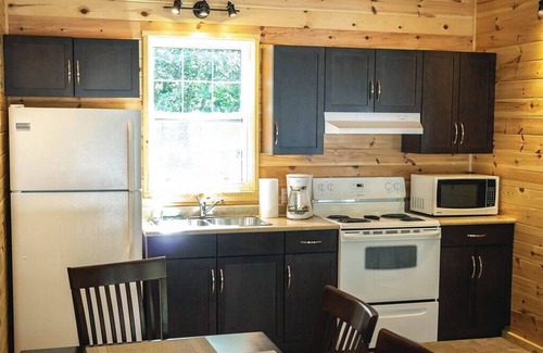 Kenora Cabin | Pike's Place Cabin - Lakewood Park Cabins