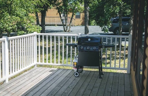 Kenora Cabin | Pike's Place Cabin - Lakewood Park Cabins