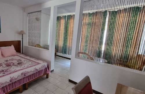 Le Morne Apartment | Pikpik est juste a coté du restaurant wapalam, en face de l'hotel Paradis