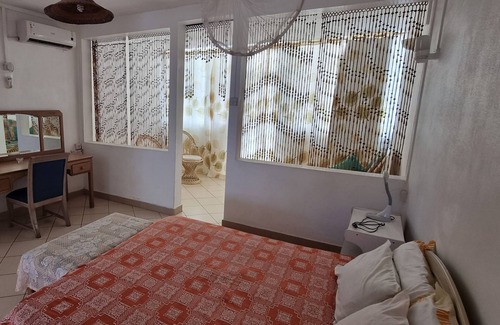 Le Morne Apartment | Pikpik est juste a coté du restaurant wapalam, en face de l'hotel Paradis