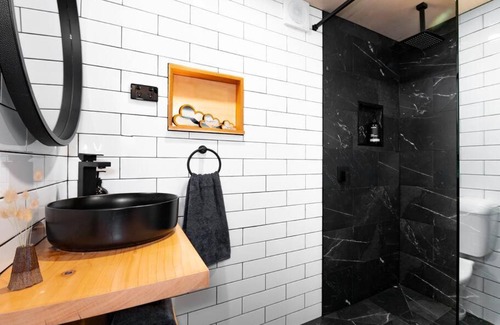 Derby Apartment | Pilgrim Blue, Derby - Two charming apartments in the heart of Derby