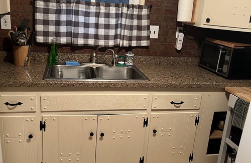 Julian Cabin | Pine Hills Hideaway- cozy forested retreat