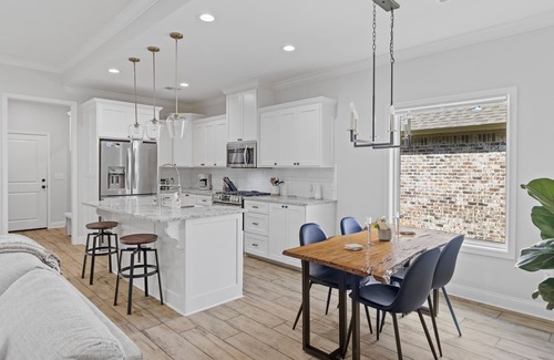 Claiborne House | Piney Cove Retreat - West Monroe