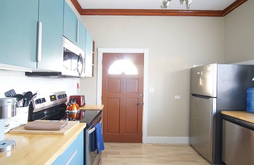 Coral Harbour Apartment | Pink Coral Getaway 2Br King Bed