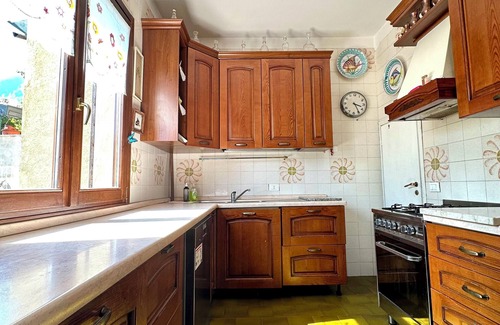 Gaino House | Pink House cottage in a quiet location