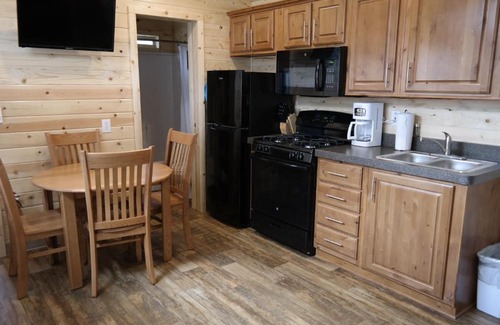 Lincoln Acres Resort | Pio Pico Camping Resort Cottage 4