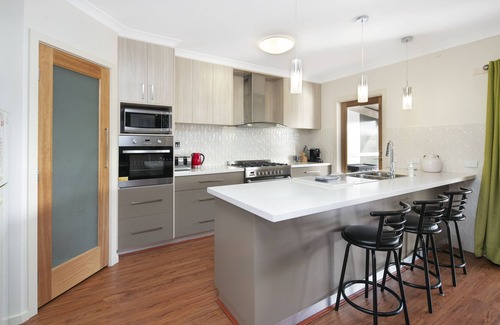 Sebastopol House | Pioneer house -large group urban escape. Playground and gas log fireplace.