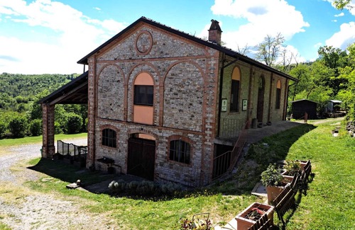 Piozzano Apartment | Piozzano: Apartment/Flat - Piozzanoapartment in Farmhouse