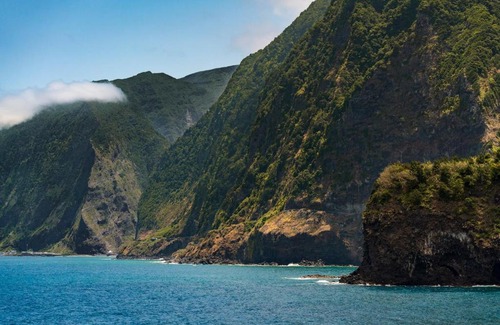 Porto Moniz House | Pipas do Avô - Seixal by An Island Apart