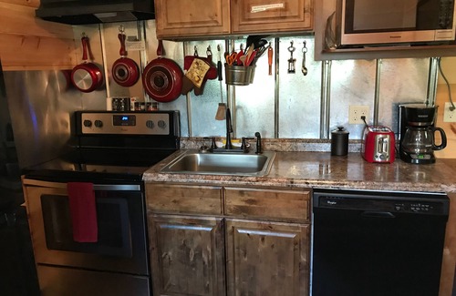 Pisgah Forest Cabin | Pisgah Adventure Cabin. Biking and hiking dream!