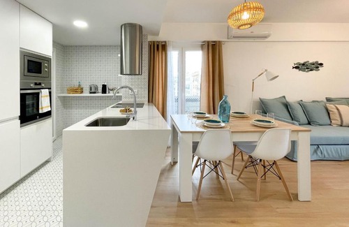 Alicante City Centre Apartment | Piso en primera línea con vistas al Castillo