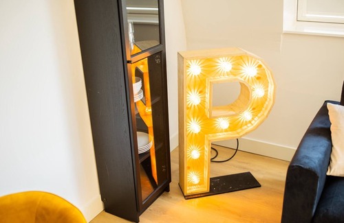 De Bilt Apartment | Pivotal 1 Bed Serviced Apartment 64m2 -ESS38P-